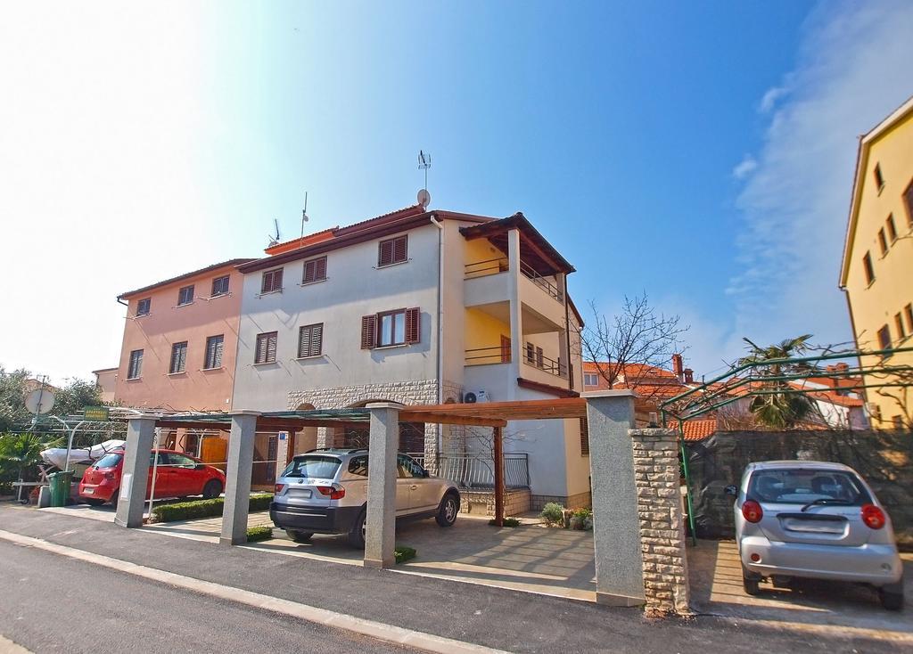 Apartments Mira 1293 Fazana Exterior photo