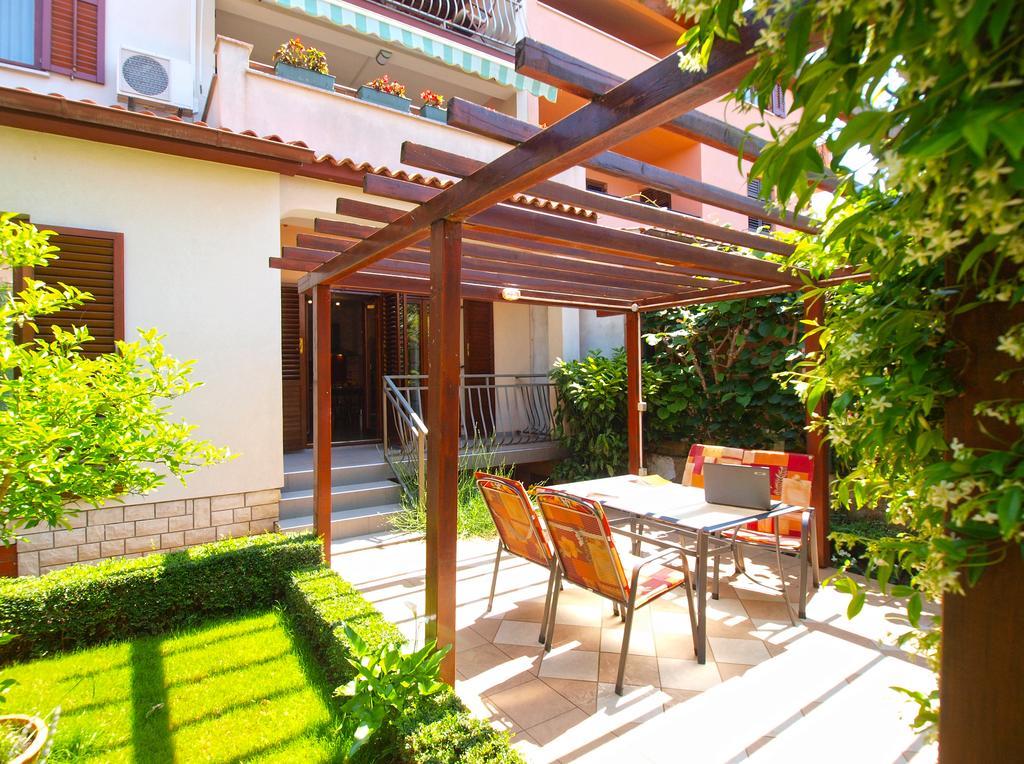 Apartments Mira 1293 Fazana Exterior photo