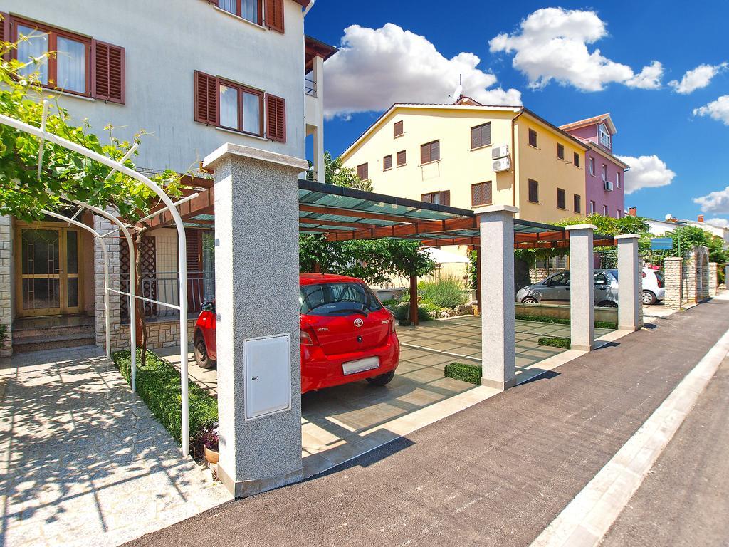 Apartments Mira 1293 Fazana Exterior photo