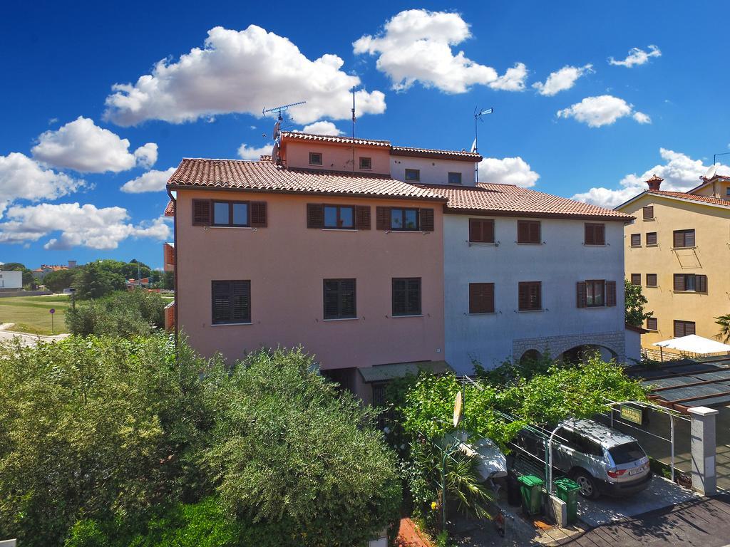 Apartments Mira 1293 Fazana Exterior photo