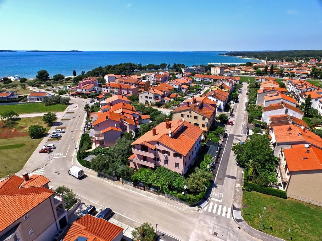 Apartments Mira 1293 Fazana Exterior photo