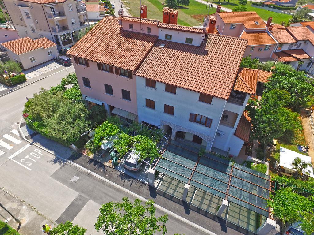 Apartments Mira 1293 Fazana Exterior photo