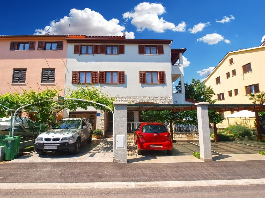 Apartments Mira 1293 Fazana Exterior photo
