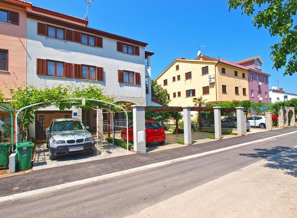 Apartments Mira 1293 Fazana Exterior photo